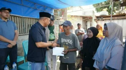 Wali Kota Bima Tinjau Kebakaran di Paruga, Serahkan Bantuan untuk Korban